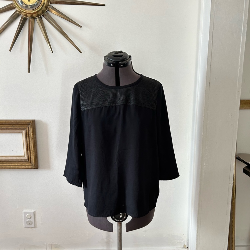 Express leather look back zip blouse in black